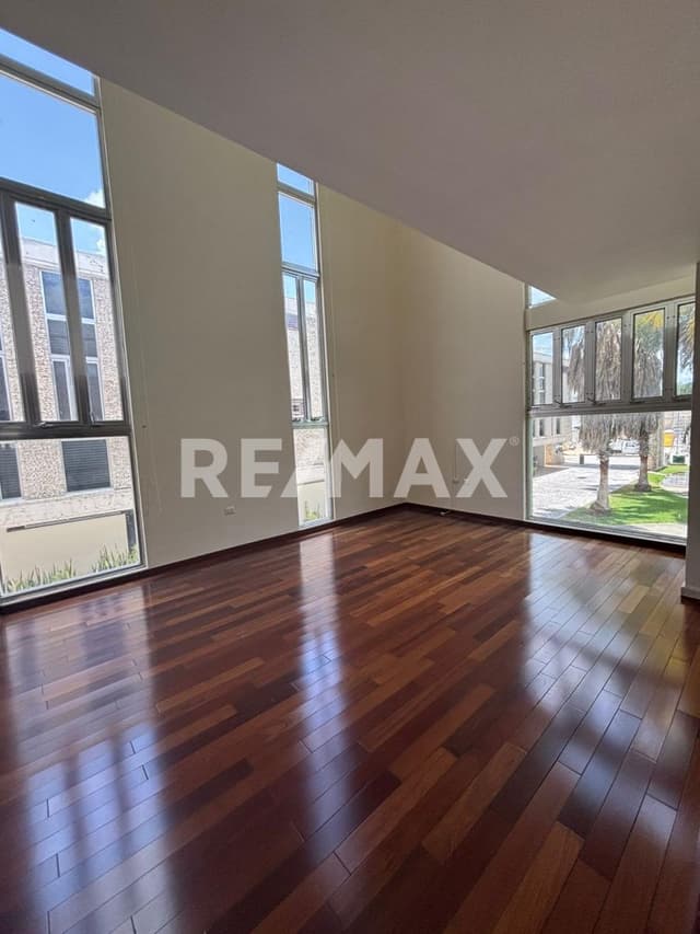 Renta Town House de 3 recámaras de super lujo en Montebello, Mérida Yucatá