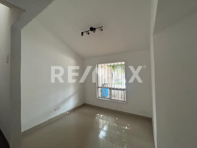 CASA EN RENTA EN PALMAS SAN ISIDRO