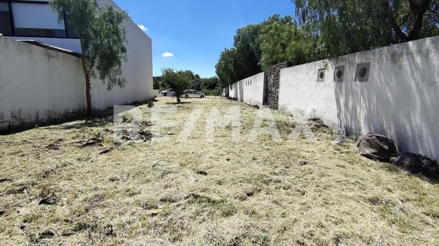 Terreno en Venta Zibatá frente a HEB