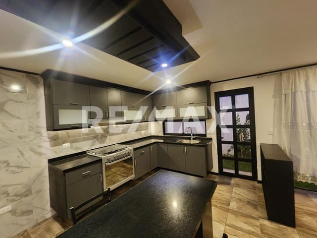 RENTA CASA,  FRACCIONAMIENTO ANTIGUA CEMENTERA