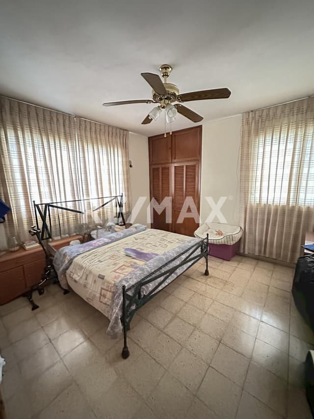 Casa en venta cerca de av 60 col Villas del Sol, Mérida, Yucatán