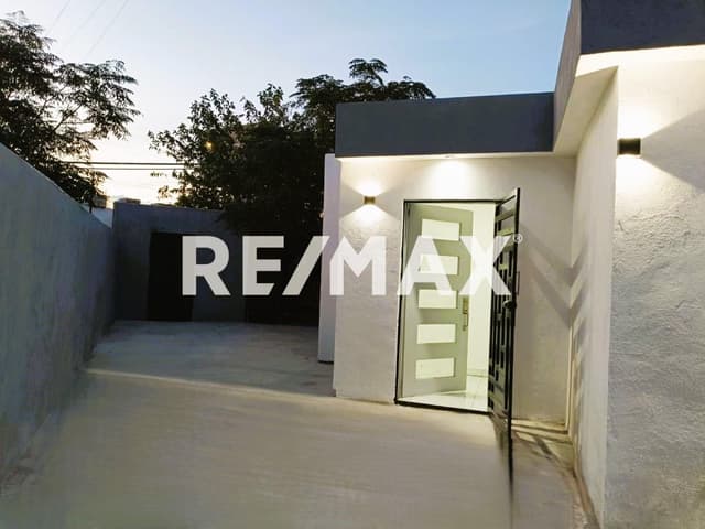 EN VENTA CASA REMODELADA DE UNA PLANTA EN CONDOMINIO ALCAZAR 