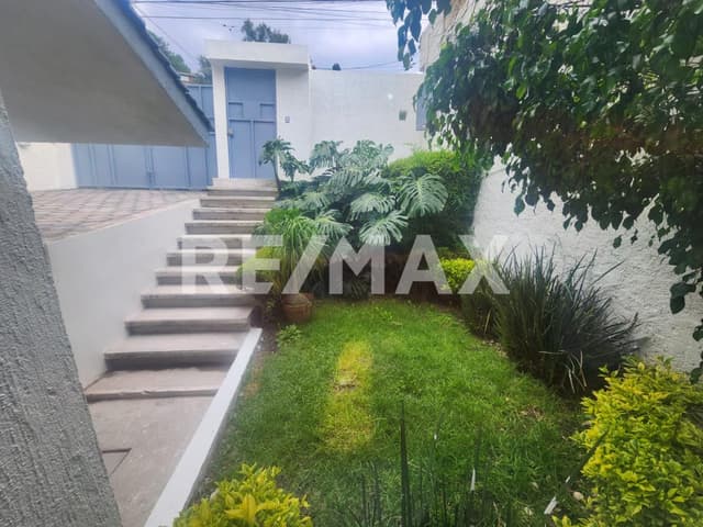 CASA EN VENTA EN JARDINES DE SATELITE NAUCALPAN ESTADO DE MEXICO