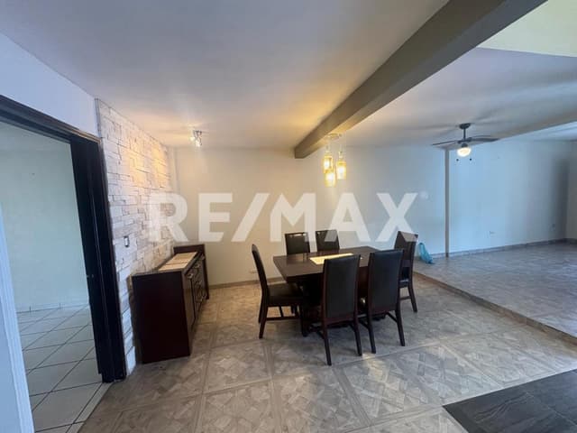 Casa en Renta en Bosques del Valle