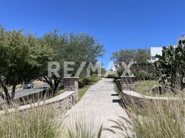 CASA EN VENTA EN CORREGIDORA