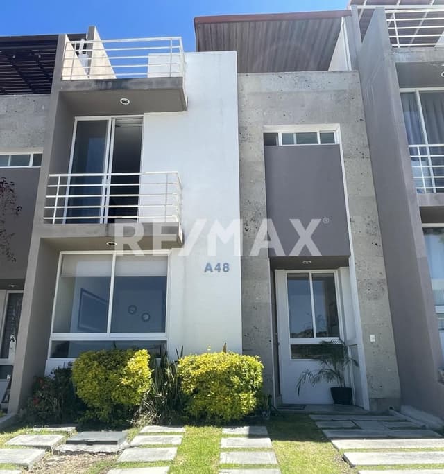 CASA EN VENTA EN CORREGIDORA