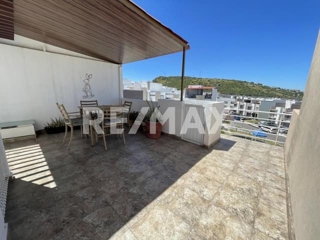 CASA EN VENTA EN CORREGIDORA