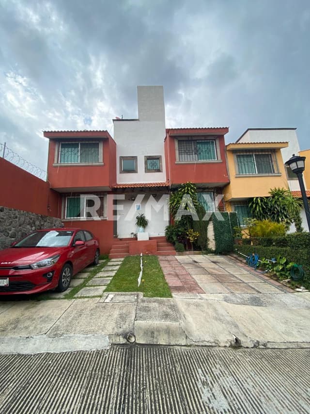 Venta de casa Vista Real de Ahuatepec, Cuernavaca, Morelos...Clave 5865