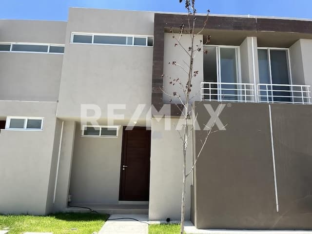 CASA EN RENTA EN ZAKIA COND TIGRIS QUERETARO
