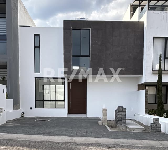 CASA EN VENTA EN PRESERVE JURIQUILLA 