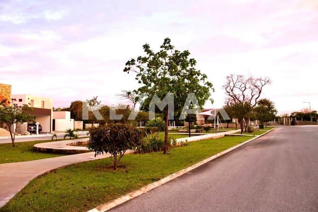 Terreno en Venta en Jardines de la Rejoyada, Mérida, Yucatán