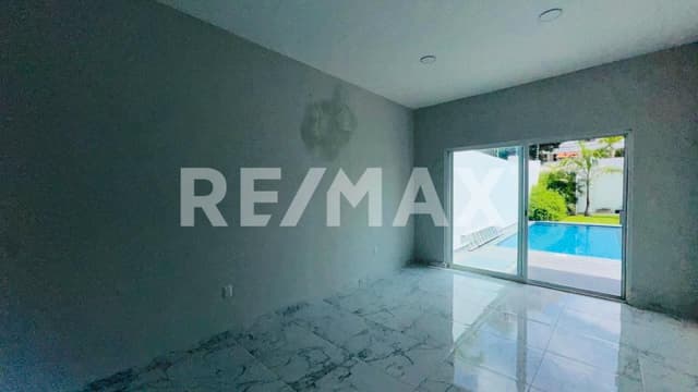 Venta de casa de un solo nivel en el Fracc. Brisas de Temixco, Morelos...Clave 5884