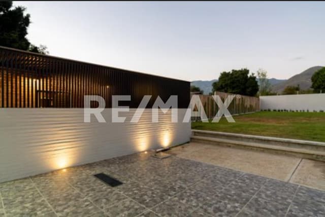 TERRENO CON CONSTRUCCIÓN  EN VENTA - TLALIXTAC, OAXACA