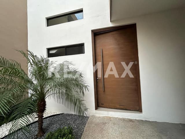 CASA EN VENTA CON ALBERCA