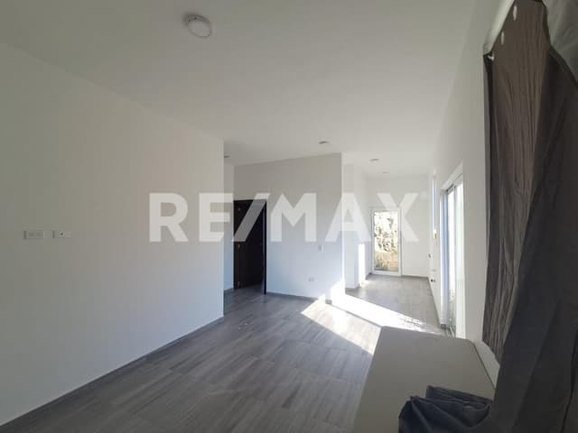 Moderna Casa Nueva en Venta con Terraza Panorámica y Vista al Mar