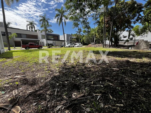 Venta de terreno en la Col. Palmira Tinguindín, Cuernavaca, Morelos...Clave 5891