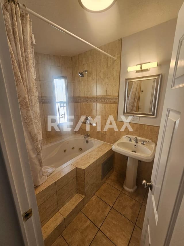 CASA EN RENTA FRACC. JARDINES DE ARAGON