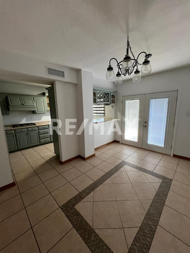 CASA EN RENTA FRACC. JARDINES DE ARAGON