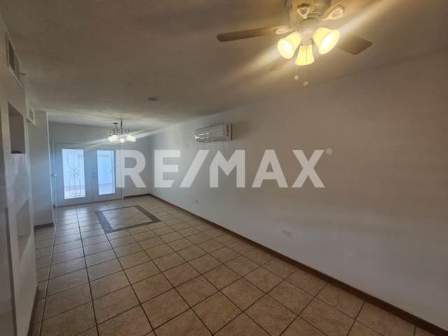 CASA EN RENTA FRACC. JARDINES DE ARAGON