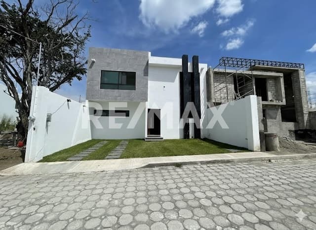 Venta de casa nueva dentro de Fraccionamiento a la entrada de Oaxtepec