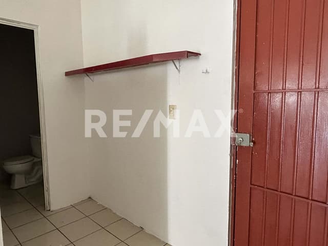 Local Comercial Len Venta sobre Avenida Las Torres