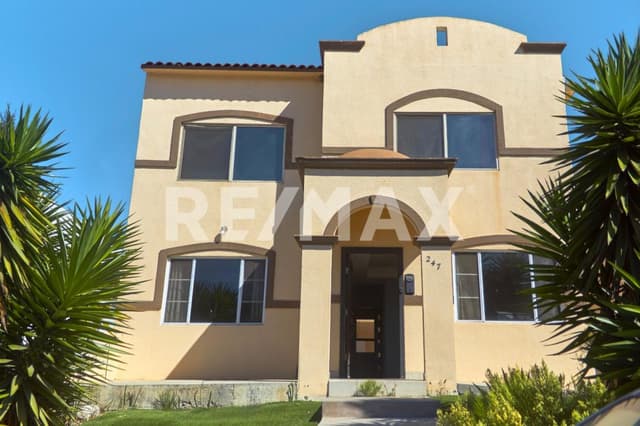 Casa en renta con vista al mar - Colinas del Sauzal