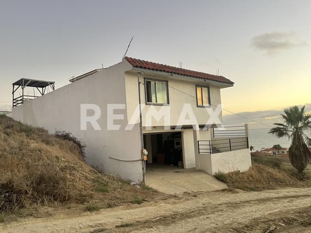 Venta de Casa Espaciosa y Moderna a Pasos del Océano