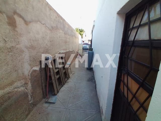 CASA EN VENTA EN VALLE SUR IDEAL PARA INVERSIONISTA 