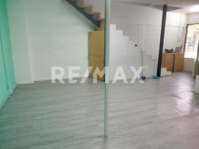 LOCAL EN RENTA EN PLAZA CENTENARIO