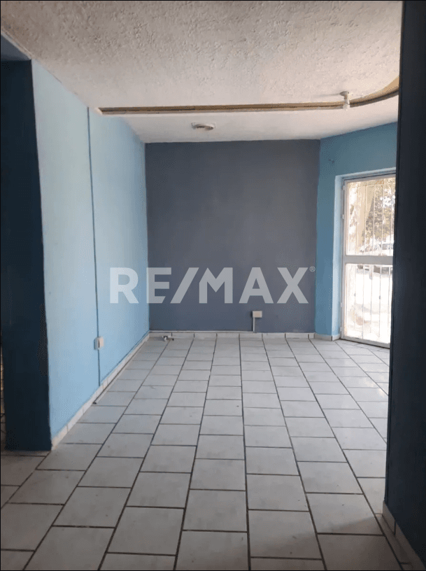 CASA DUPLEX UBICADA EN ESQUINA A LA VENTA EN COLONIA LA LOMA GUADALAJARA