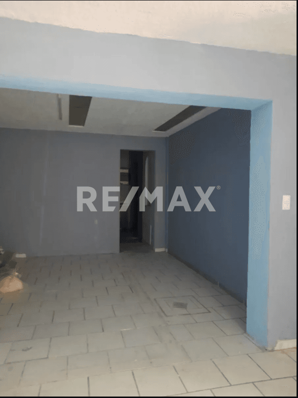 CASA DUPLEX UBICADA EN ESQUINA A LA VENTA EN COLONIA LA LOMA GUADALAJARA