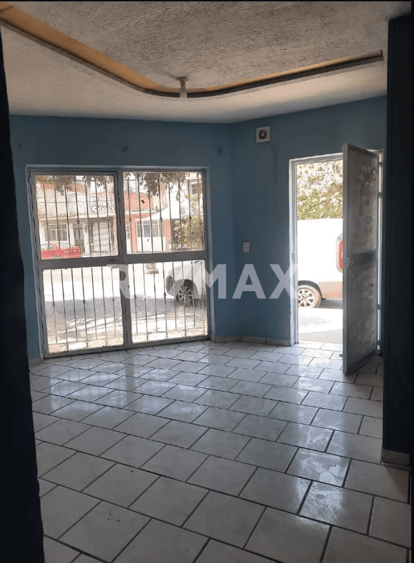 CASA DUPLEX UBICADA EN ESQUINA A LA VENTA EN COLONIA LA LOMA GUADALAJARA