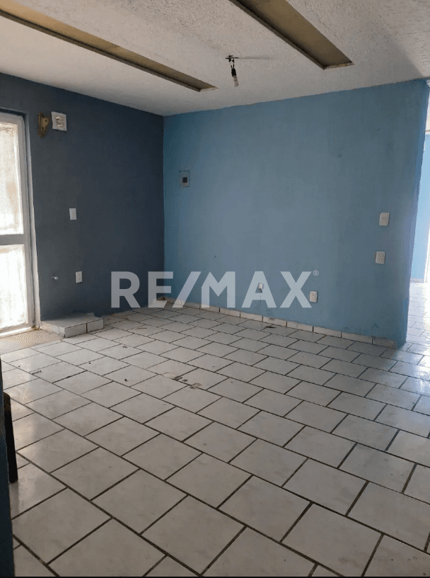 CASA DUPLEX UBICADA EN ESQUINA A LA VENTA EN COLONIA LA LOMA GUADALAJARA