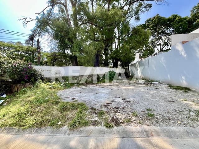 Venta de terreno el Lomas de Atzingo, Cuernavaca, Morelos...Clave 5928