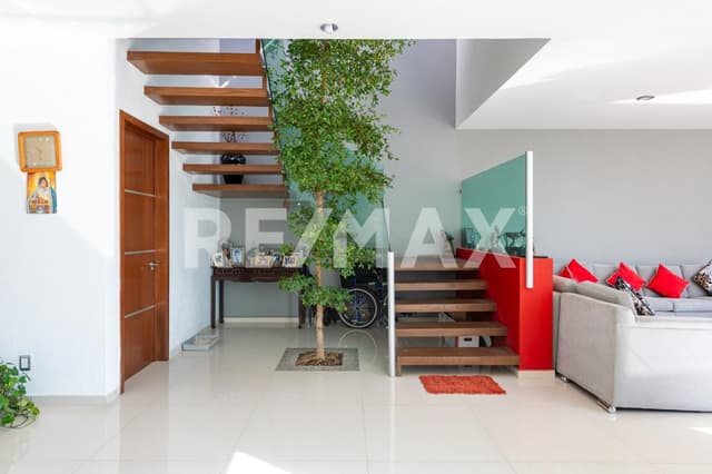 CASA EN VENTA EN BUGAMBILIAS SEGUNDA SECCIÓN