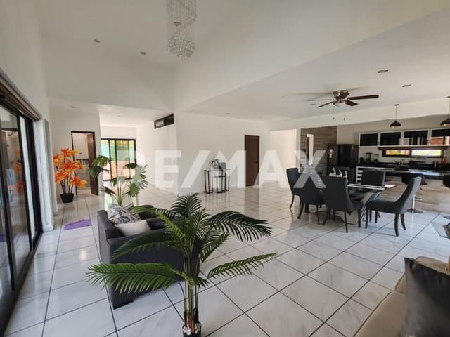Casa en Venta en el Fraccionamiento Lomas de Cocoyoc