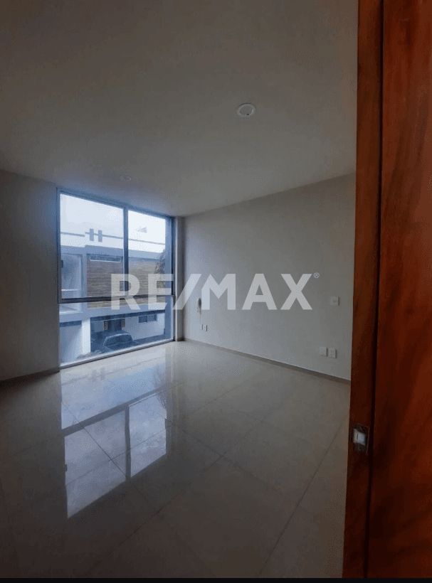 CASA EN RENTA DENTRO DE COTO MAGMA, COLLI URBANO