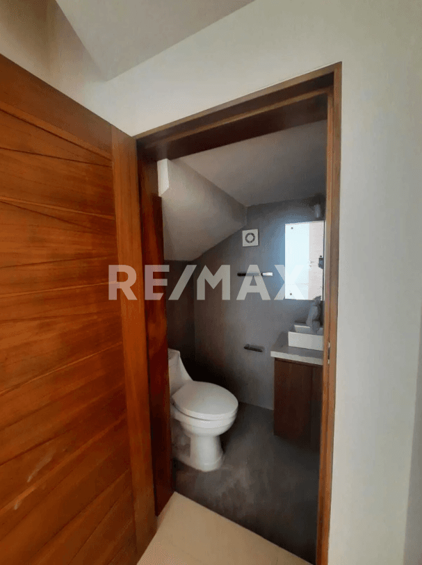 CASA EN RENTA DENTRO DE COTO MAGMA, COLLI URBANO