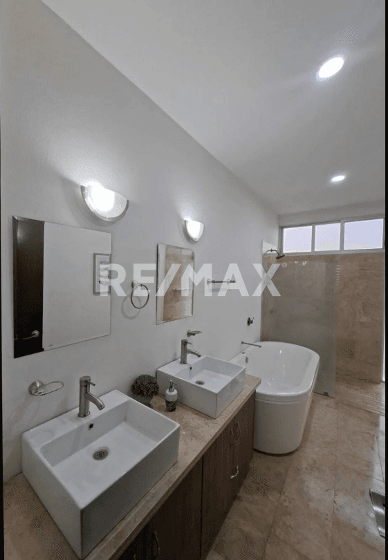 CASA AMUEBLADA EN RENTA, COTO SONEE