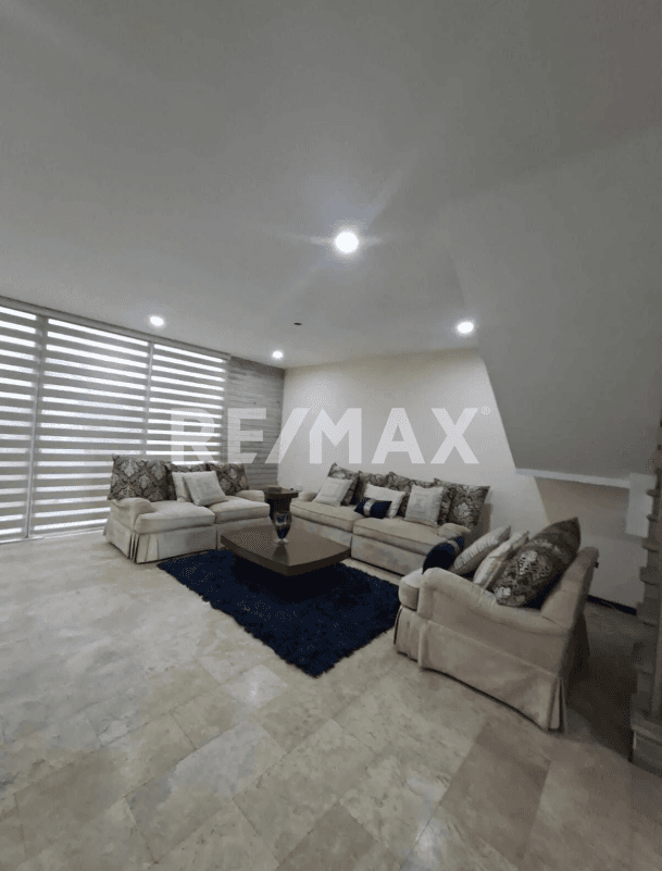 CASA AMUEBLADA EN RENTA, COTO SONEE