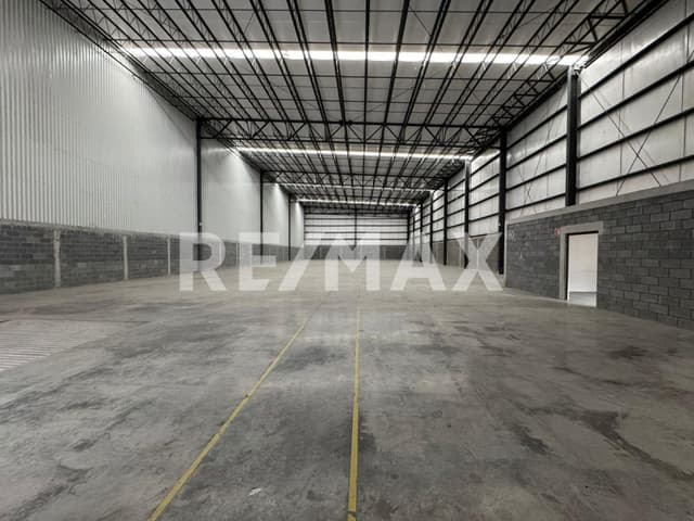 BODEGA USO COMERCIAL EN RENTA