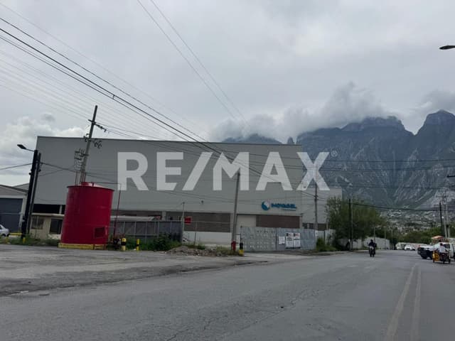 BODEGA USO COMERCIAL EN RENTA