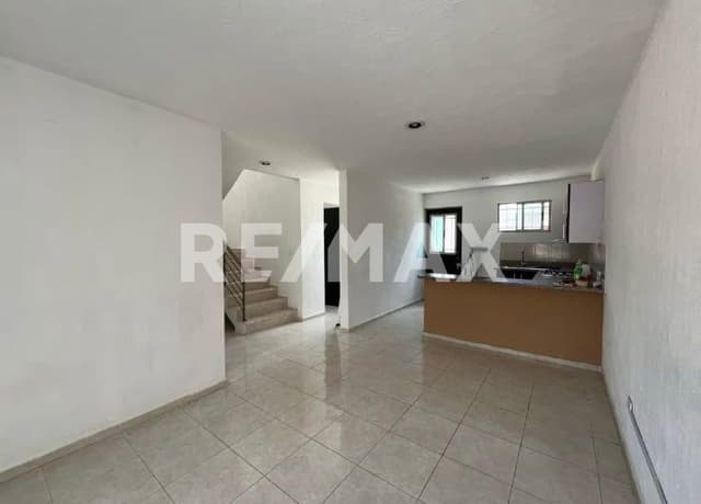 Casa en renta en Fracc los Héroes Mérida en esquina