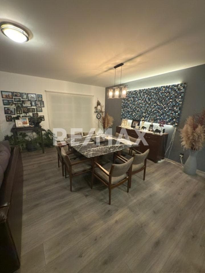 Gallery main