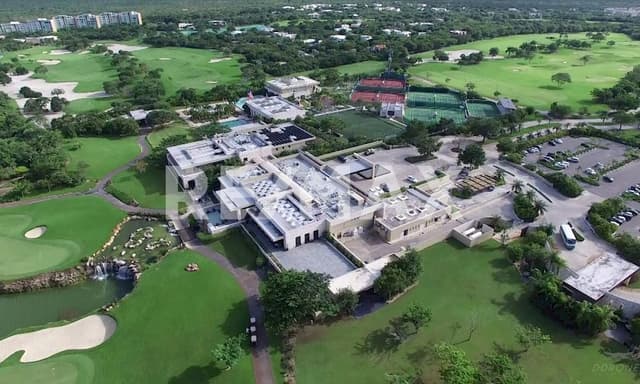 Venta de Terreno Residencial de 477 m2 en en Yucatán Country Club