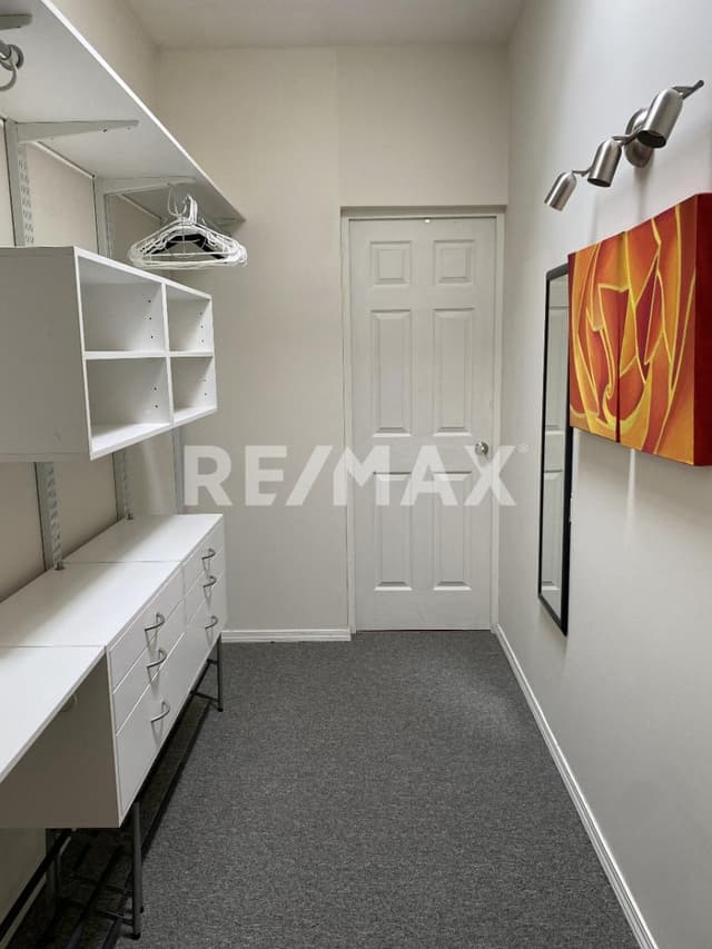CASA EN VENTA EN FRACC. VEREDAS DEL SOL EN ZONA CAMPOS ELISEOS 