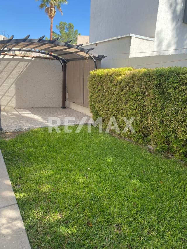 CASA DE VENTA EN FRACC. VEREDAS DEL SOL