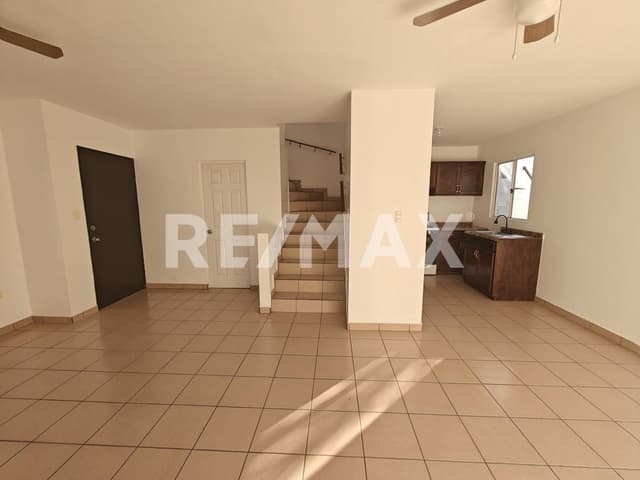 Bonita Residencia en Renta en Puerta del Mar