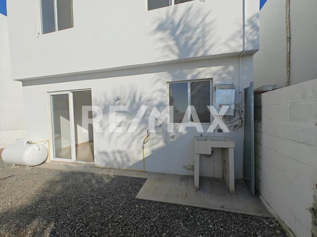 Bonita Residencia en Renta en Puerta del Mar