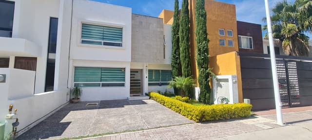 RCR Casa Amueblada Renta Refugio